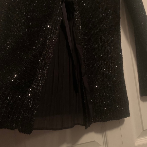 Sweater - Picture 4 of 4